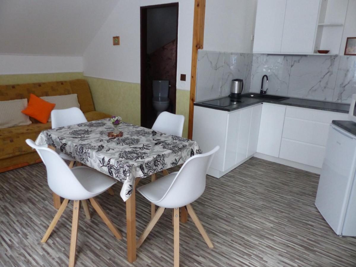 Apartmany Plischke ลิโปวา ลาสเนีย ภายนอก รูปภาพ